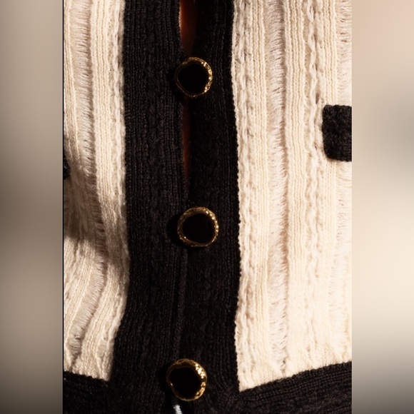 SAINT LAURENT
Two-tone Ribbed Wool Jacket
Contrast-Trim Wool Jacket - Picture 5 of 7